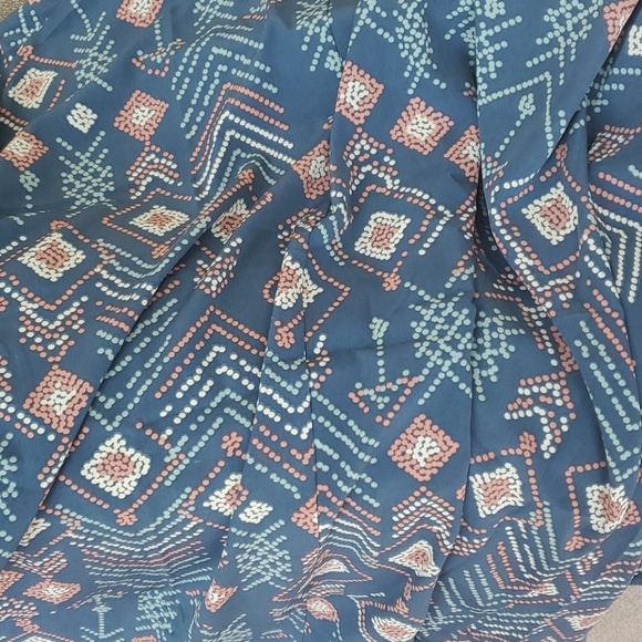 Lularoe - Picture 2 of 4